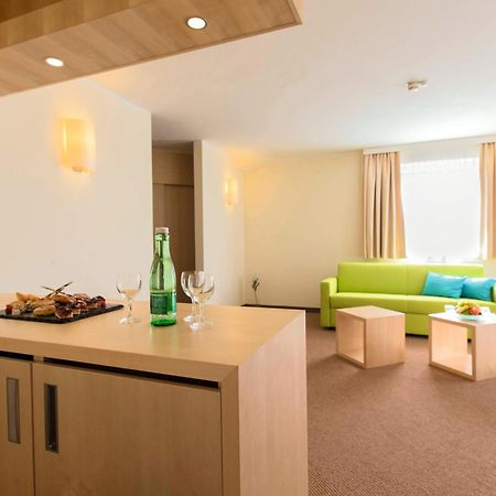 Momentum Hotel Anif Bagian luar foto