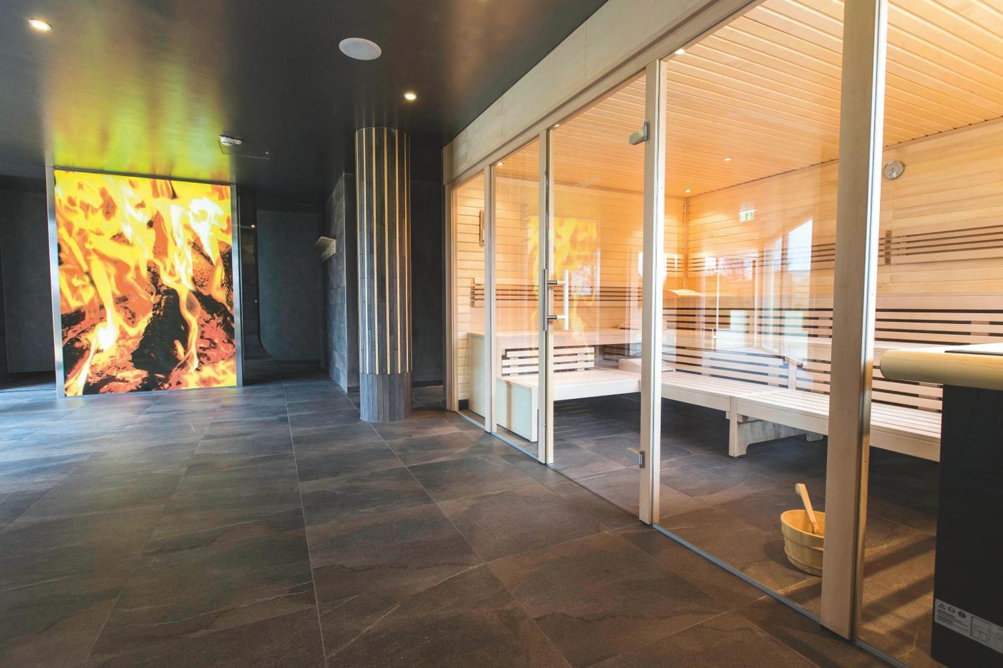Momentum Hotel Anif Bagian luar foto