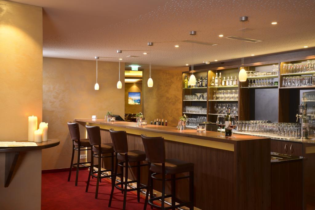 Momentum Hotel Anif Bagian luar foto